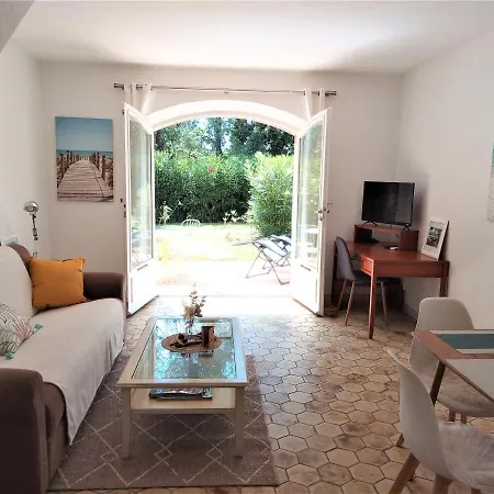 10 En Duplex - Les De Robinson - Avec Piscine En Bord De Siagne, A